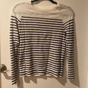 Light weight sweater